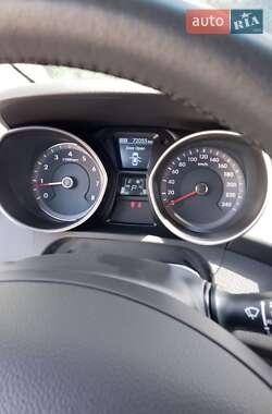 Хэтчбек Hyundai i30 2012 в 