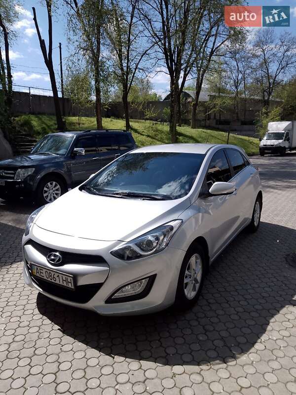 Хэтчбек Hyundai i30 2012 в 