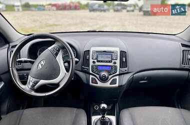 Хэтчбек Hyundai i30 2009 в 