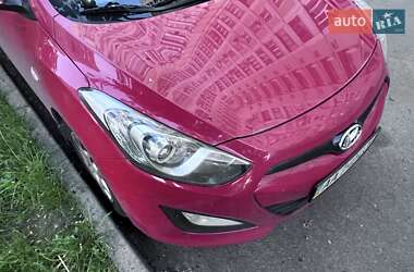 Хетчбек Hyundai i30 2013 в 