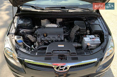 Универсал Hyundai i30 2009 в 