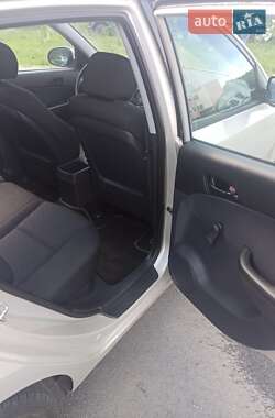 Хэтчбек Hyundai i30 2010 в 