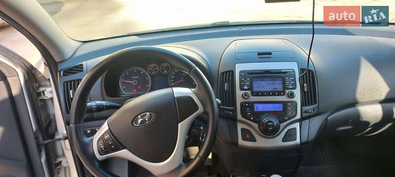 Универсал Hyundai i30 2008 в Тернополе