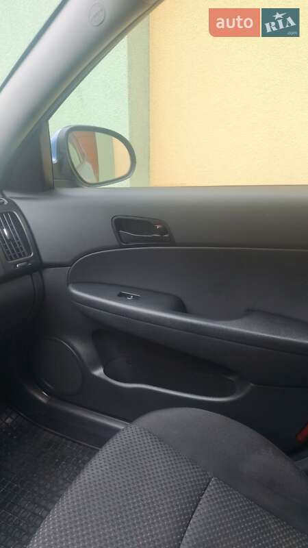 Хетчбек Hyundai i30 2011 в Іршаві