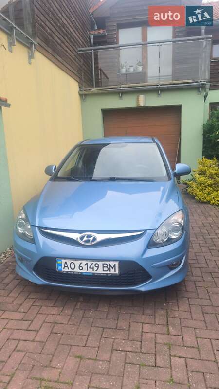 Хетчбек Hyundai i30 2011 в Іршаві
