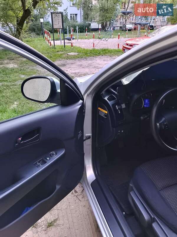 Универсал Hyundai i30 2008 в Новоукраинке