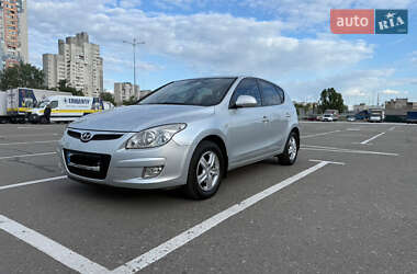 Хэтчбек Hyundai i30 2008 в Киеве