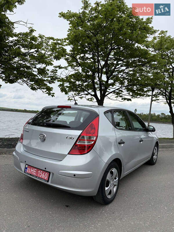 Хэтчбек Hyundai i30 2009 в Бурштыне