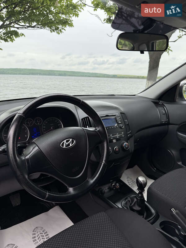 Хэтчбек Hyundai i30 2009 в Бурштыне