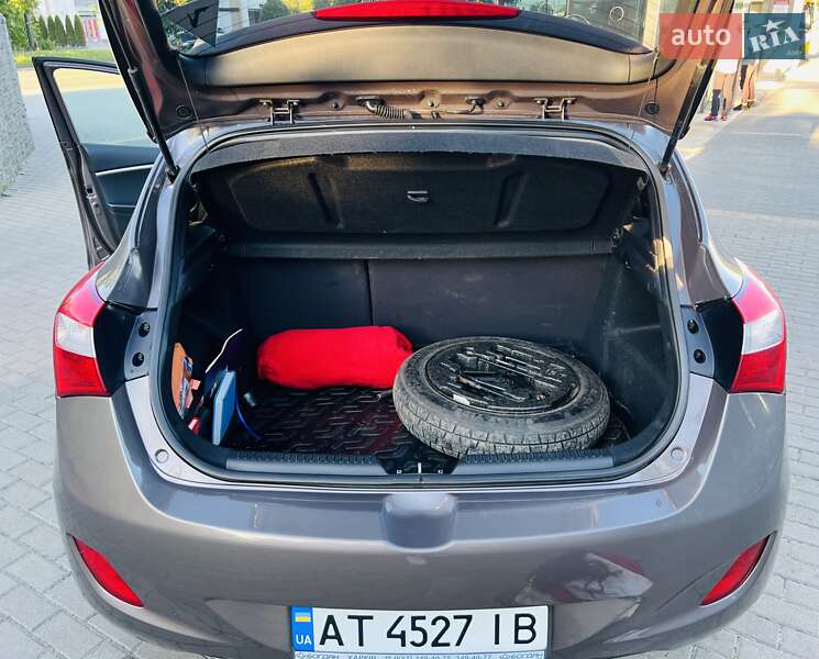 Хэтчбек Hyundai i30 2013 в Ивано-Франковске