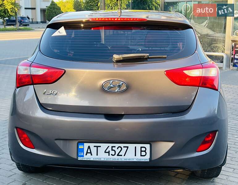 Хэтчбек Hyundai i30 2013 в Ивано-Франковске