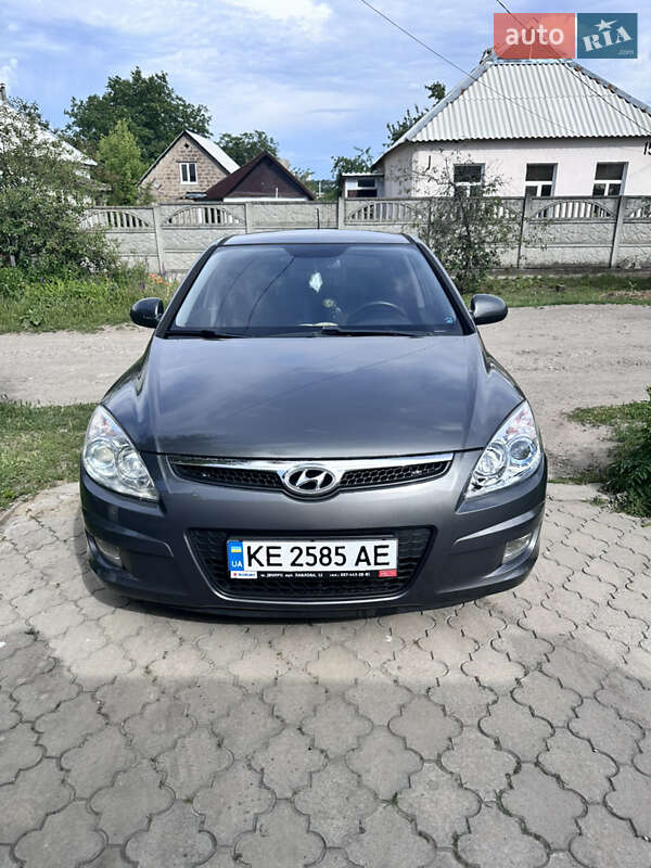 Хетчбек Hyundai i30 2008 в 
