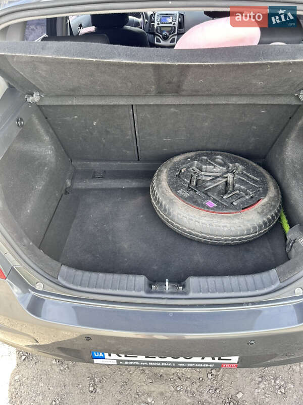 Хетчбек Hyundai i30 2008 в Дніпрі