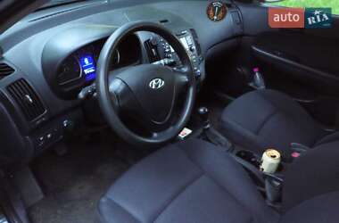Хэтчбек Hyundai i30 2009 в 