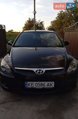 Хэтчбек Hyundai i30 2009 в Каменском