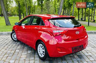 Хетчбек Hyundai i30 2013 в 