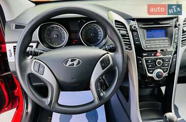 Хетчбек Hyundai i30 2013 в 