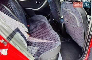 Хетчбек Hyundai i30 2013 в 