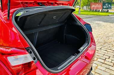 Хетчбек Hyundai i30 2013 в 