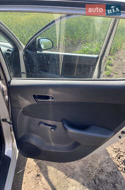 Хэтчбек Hyundai i30 2010 в 