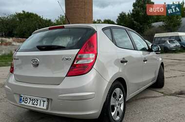 Хэтчбек Hyundai i30 2009 в 