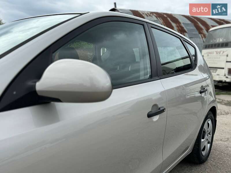 Хэтчбек Hyundai i30 2009 в Хмельницком
