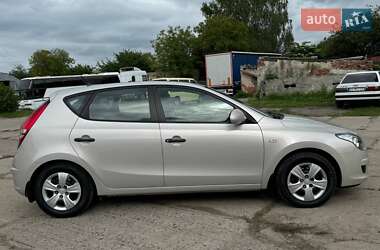 Хэтчбек Hyundai i30 2009 в 