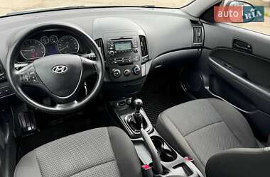 Хэтчбек Hyundai i30 2009 в 
