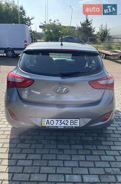 Хэтчбек Hyundai i30 2013 в 