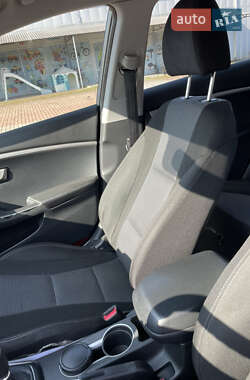 Хэтчбек Hyundai i30 2013 в 