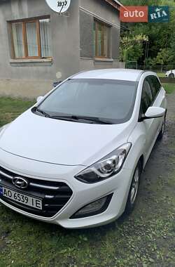 Универсал Hyundai i30 2016 в Ужгороде