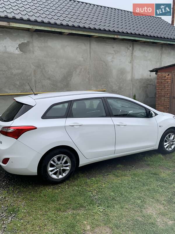 Універсал Hyundai i30 2016 в Ужгороді