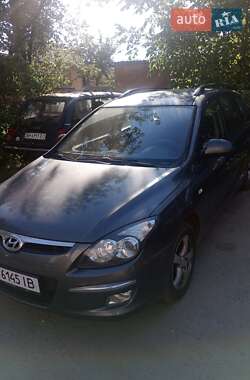 Универсал Hyundai i30 2010 в Полтаве