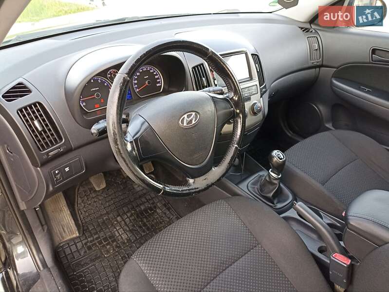 Универсал Hyundai i30 2010 в Львове