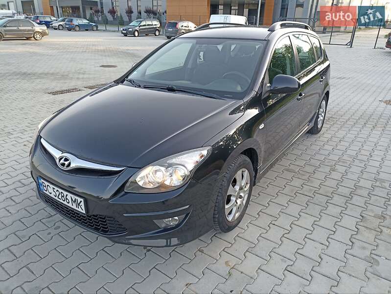 Универсал Hyundai i30 2010 в Львове