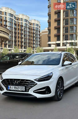 Хэтчбек Hyundai i30 2022 в Софиевской Борщаговке