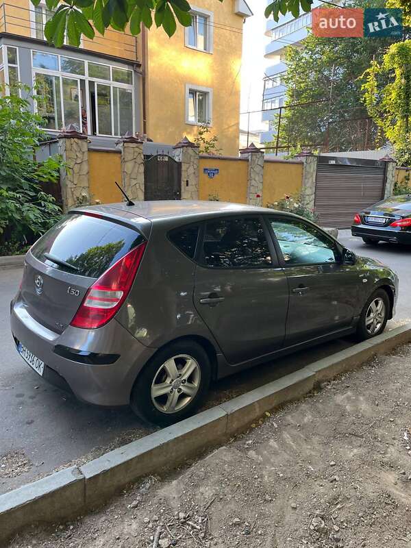 Хэтчбек Hyundai i30 2011 в Одессе