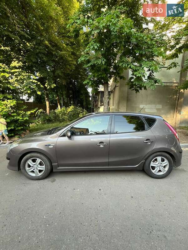 Хэтчбек Hyundai i30 2011 в Одессе