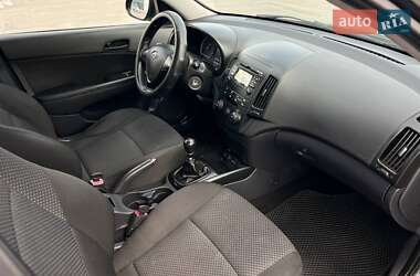 Хэтчбек Hyundai i30 2009 в 