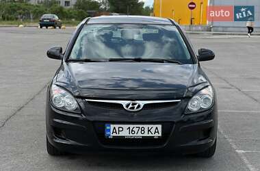 Хэтчбек Hyundai i30 2009 в 
