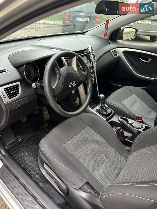 Хэтчбек Hyundai i30 2016 в Черновцах