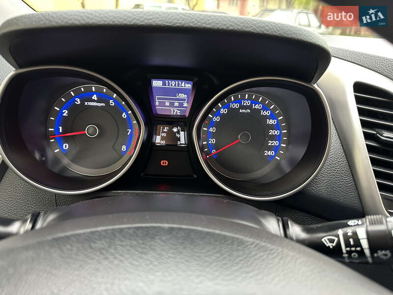 Хэтчбек Hyundai i30 2016 в Черновцах