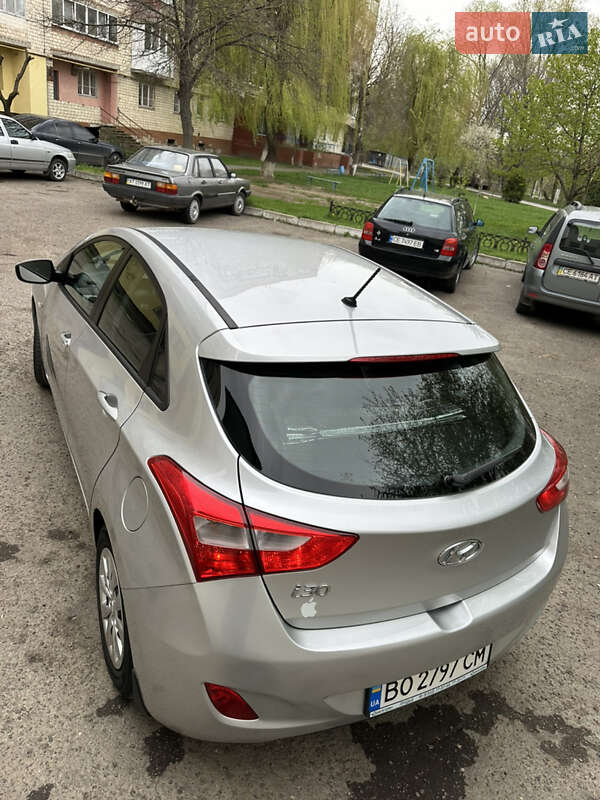 Хэтчбек Hyundai i30 2016 в Черновцах