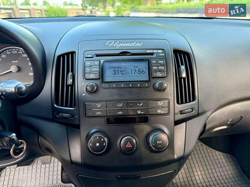 Хэтчбек Hyundai i30 2010 в Кропивницком