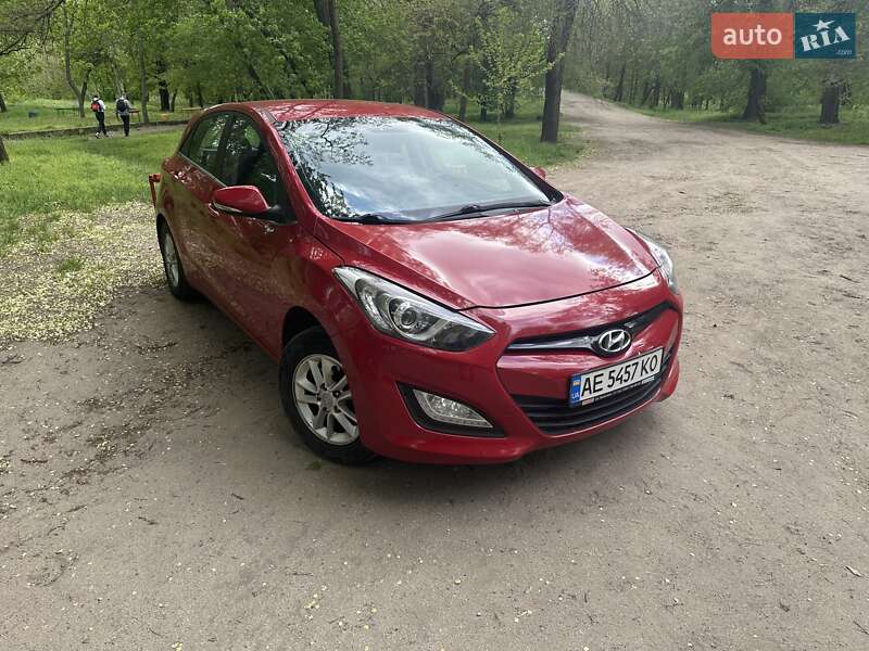 Хэтчбек Hyundai i30 2012 в Днепре