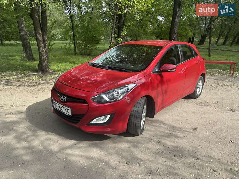Хэтчбек Hyundai i30 2012 в Днепре