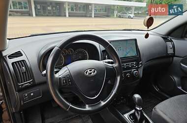 Универсал Hyundai i30 2010 в 