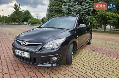 Универсал Hyundai i30 2010 в 