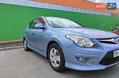 Хэтчбек Hyundai i30 2011 в Ровно