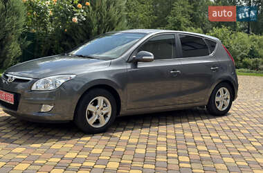 Хэтчбек Hyundai i30 2010 в Житомире